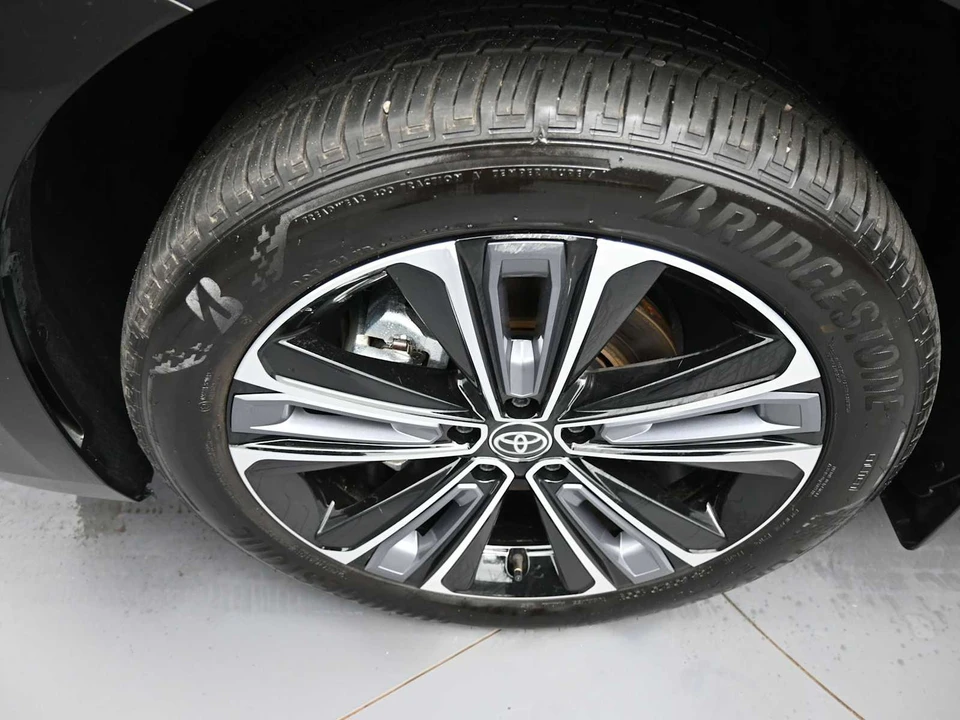 2024 Toyota - Image 14 of 31