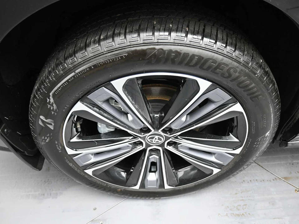 2024 Toyota - Image 12 of 31