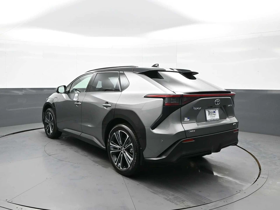 2024 Toyota - Image 8 of 31