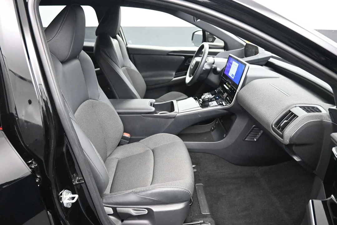 2024 Toyota - Image 25 of 31
