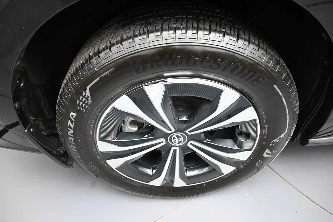 2024 Toyota - Image 12 of 31
