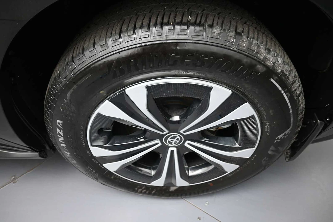 2024 Toyota - Image 15 of 31