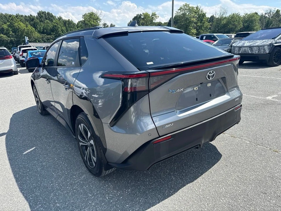 2024 Toyota - Image 5 of 6