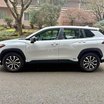 2024 Toyota Corolla Cross XLE