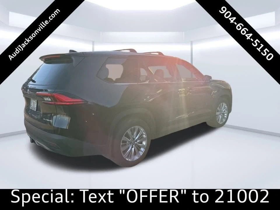 2024 Toyota Highlander - Image 2 of 12