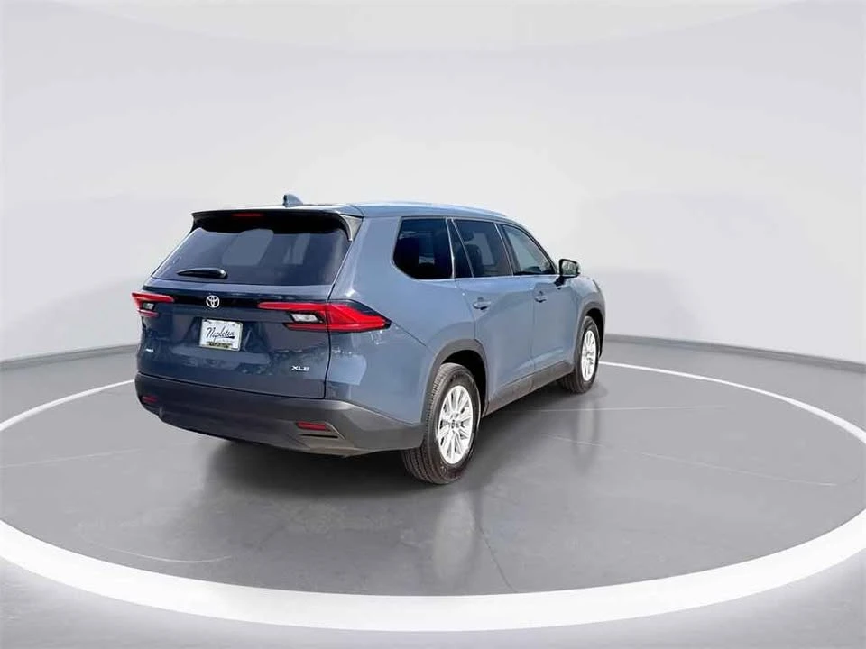 2024 Toyota Highlander - Image 3 of 8