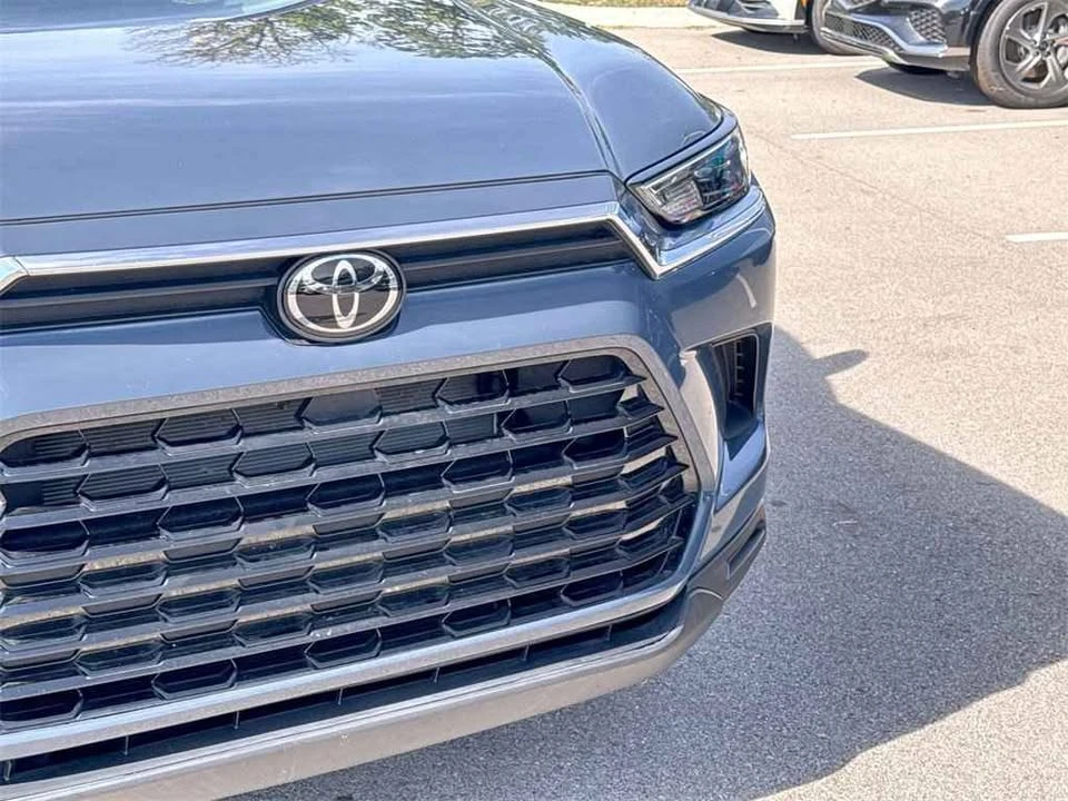 2024 Toyota Highlander - Image 5 of 8