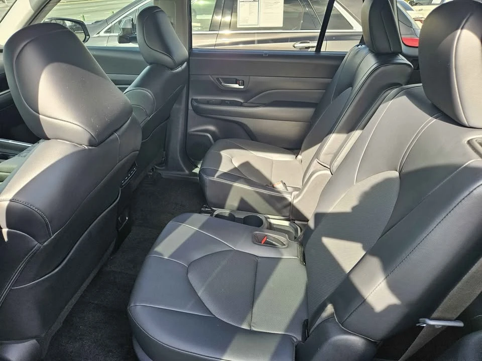 2024 Toyota Highlander - Image 7 of 8