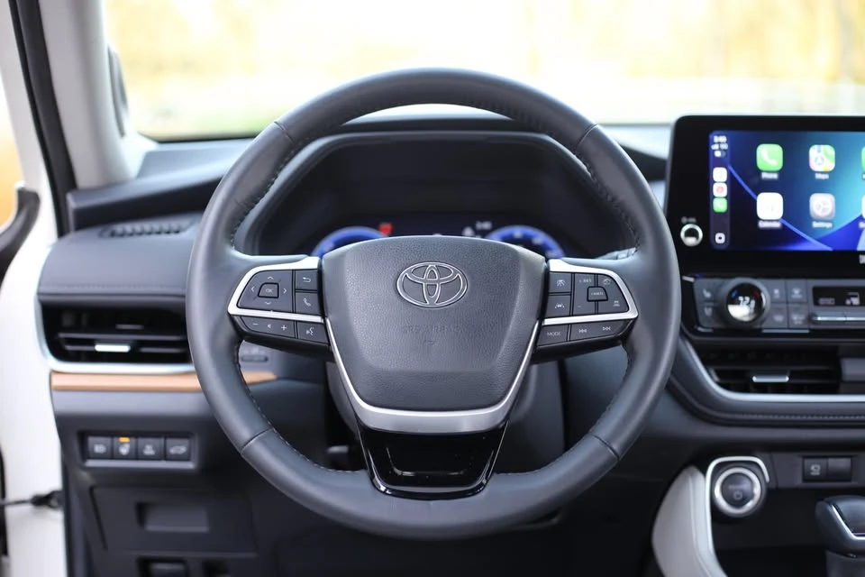 2024 Toyota Highlander - Image 8 of 17