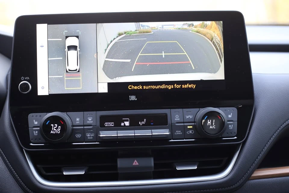 2024 Toyota Highlander - Image 14 of 17