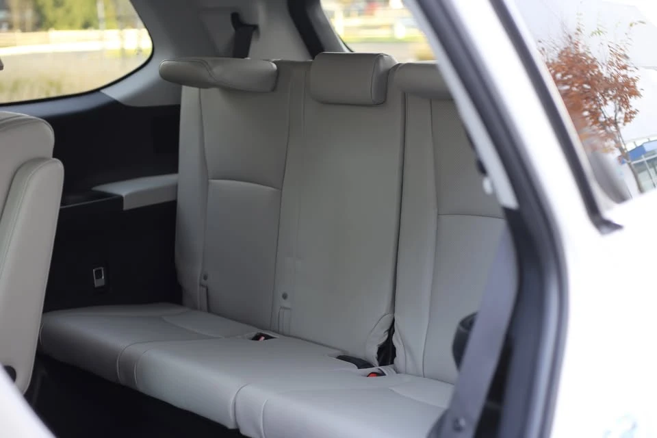 2024 Toyota Highlander - Image 16 of 17