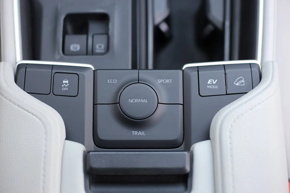 2024 Toyota Highlander - Image 13 of 17