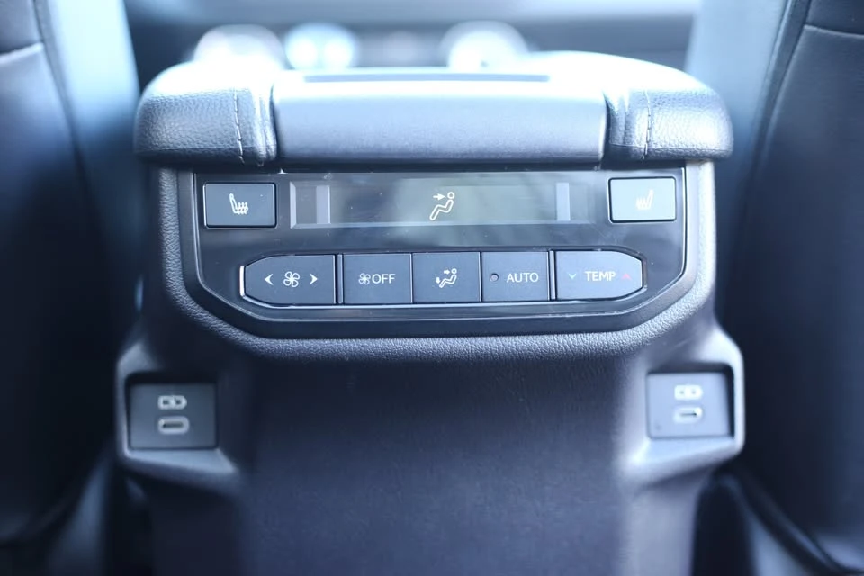 2024 Toyota Highlander - Image 12 of 20
