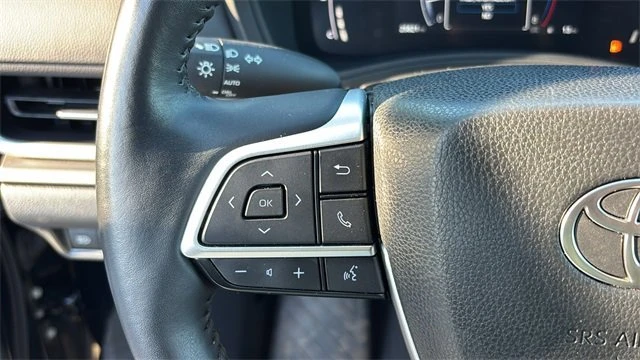 2024 Toyota Highlander - Image 15 of 20