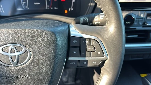 2024 Toyota Highlander - Image 16 of 20