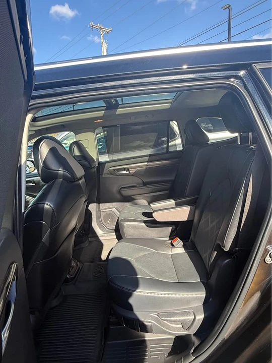 2024 Toyota Highlander - Image 10 of 13