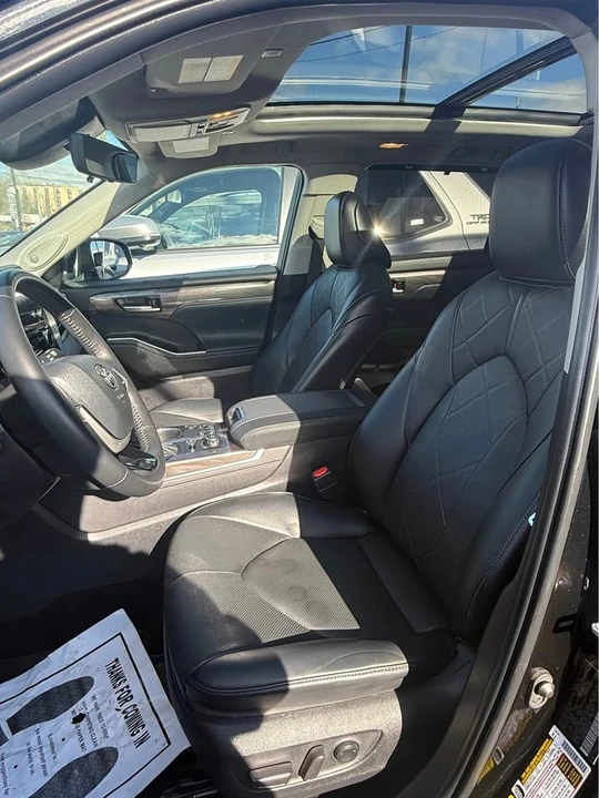 2024 Toyota Highlander - Image 9 of 13