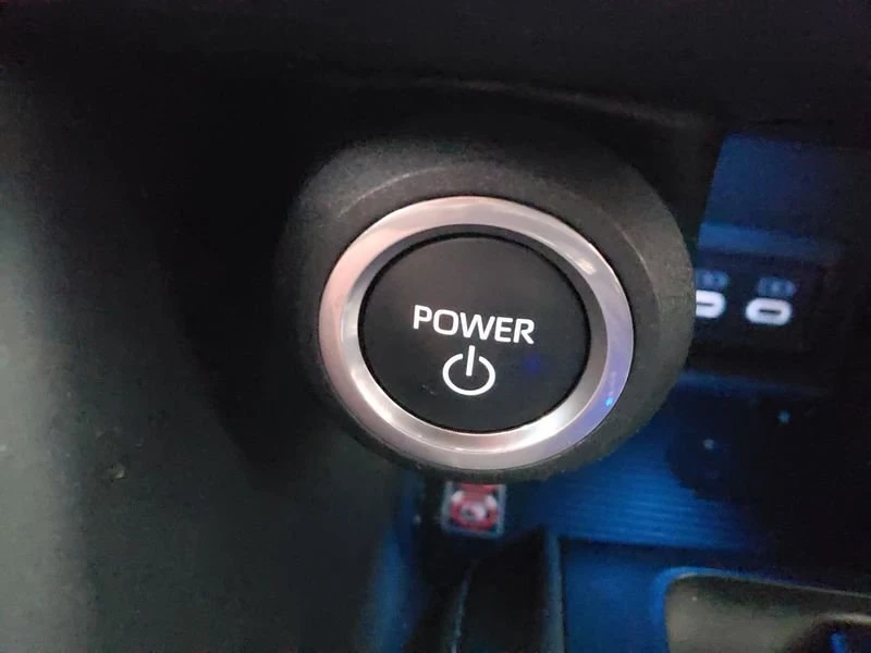 2024 Toyota Venza - Image 16 of 19