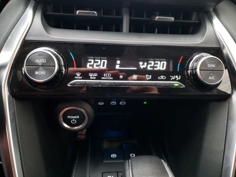 2024 Toyota Venza - Image 15 of 19