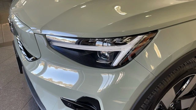 2024 Volvo XC40 - Image 10 of 31