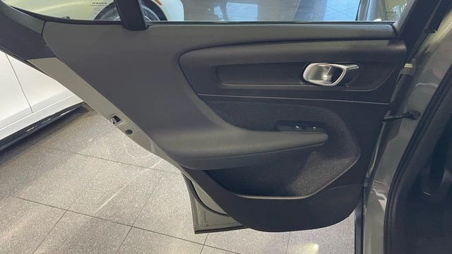 2024 Volvo XC40 - Image 30 of 31