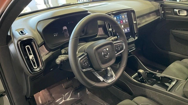 2024 Volvo XC40 - Image 26 of 31