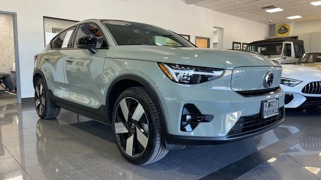 2024 Volvo XC40 - Image 6 of 31
