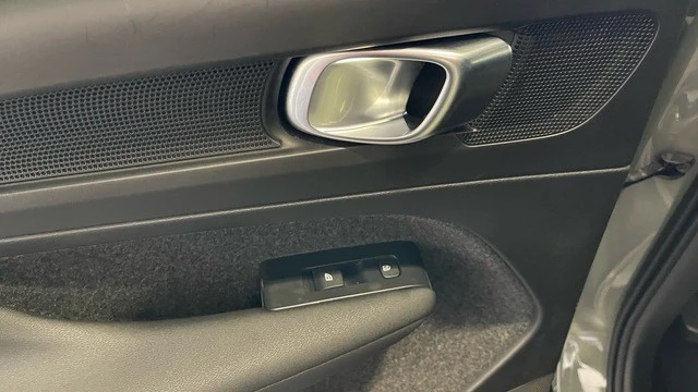 2024 Volvo XC40 - Image 31 of 31