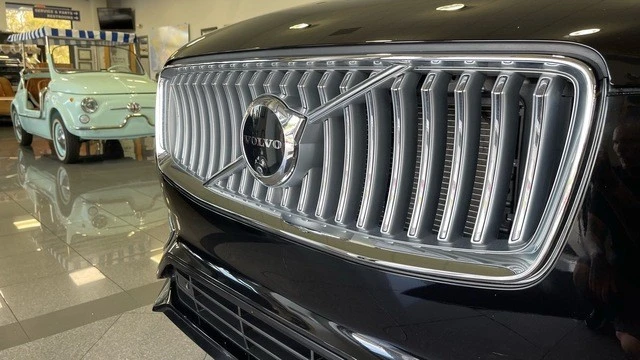 2024 Volvo XC90 2nd Gen - Image 11 of 21