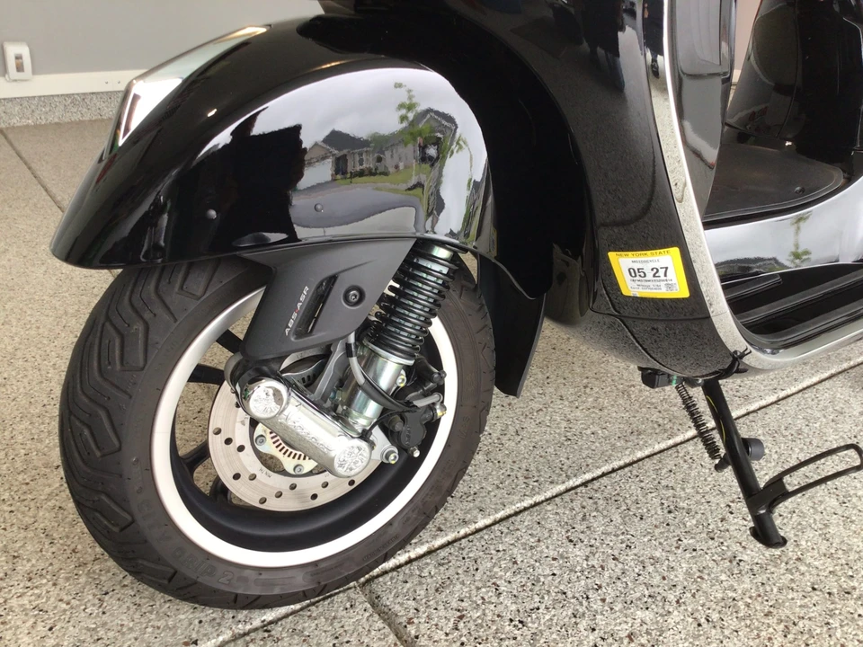 2024 Vespa Sei & PX & ET & LX & GT - Image 30 of 31