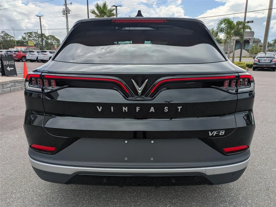 2024 VinFast VF8 - Image 5 of 21