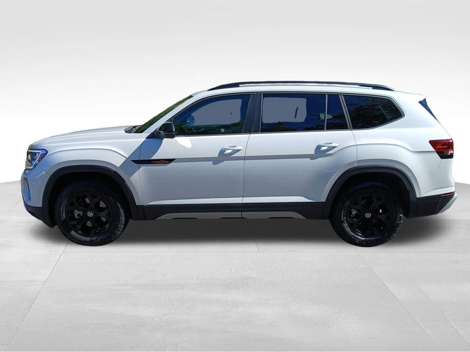 2024 Volkswagen Atlas - Image 2 of 12