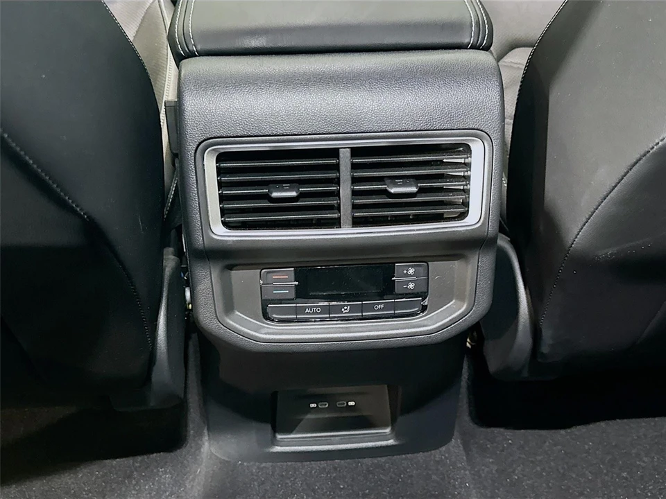 2024 Volkswagen Atlas - Image 20 of 21
