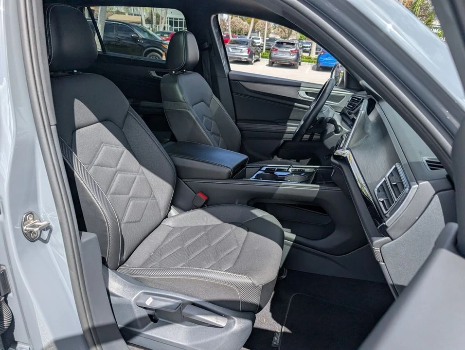2024 Volkswagen Atlas - Image 19 of 21