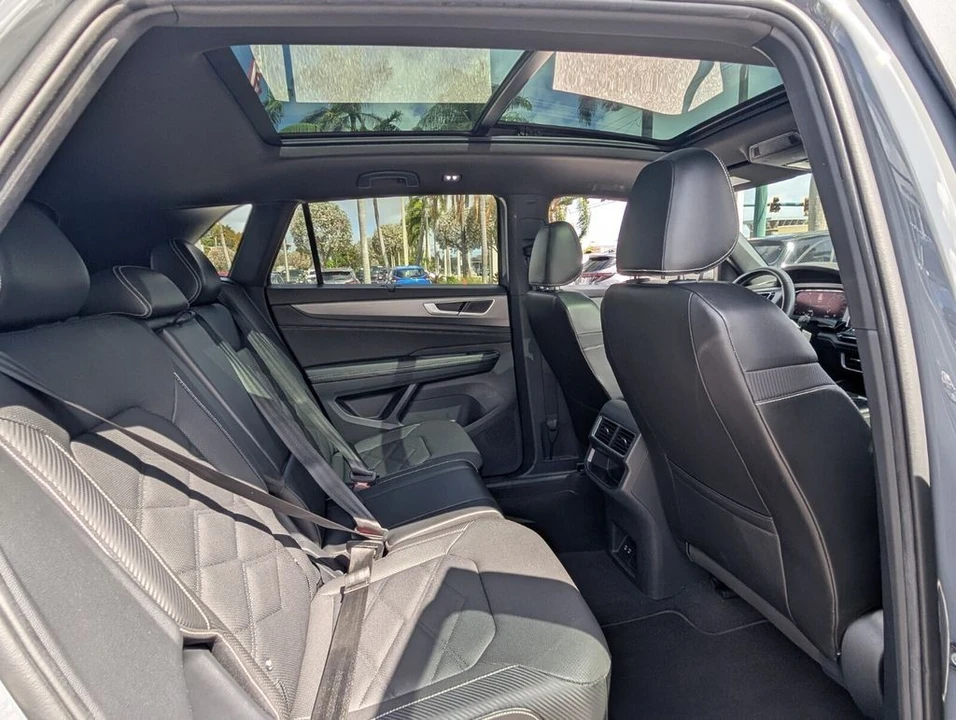 2024 Volkswagen Atlas - Image 17 of 21