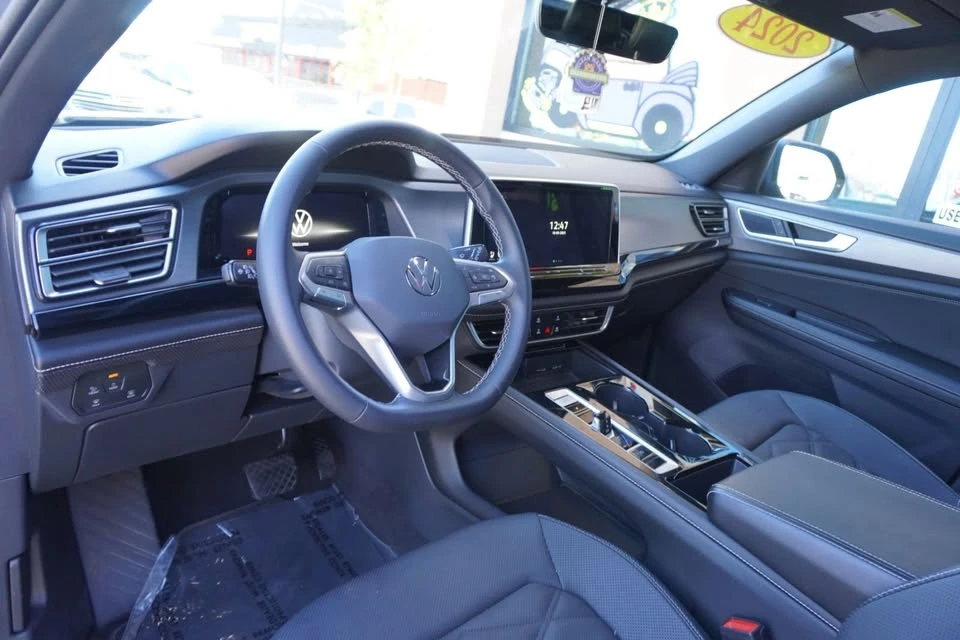 2024 Volkswagen Atlas - Image 15 of 20