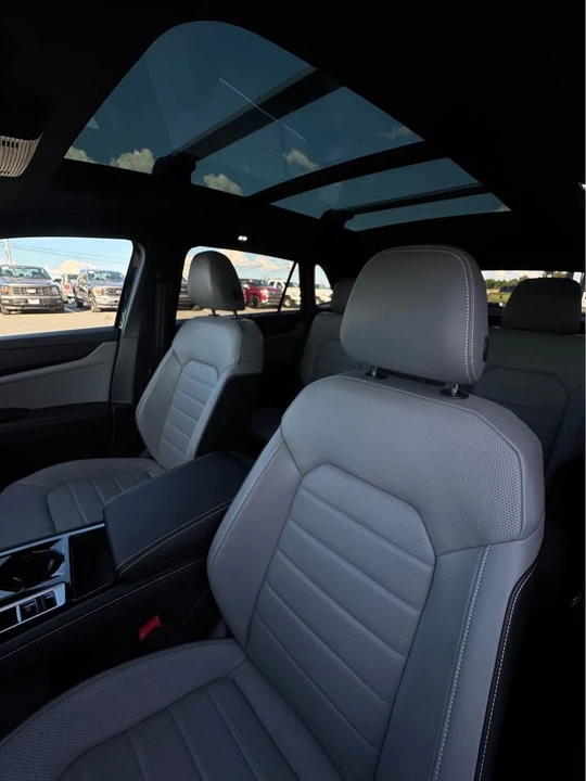 2024 Volkswagen Atlas - Image 4 of 8