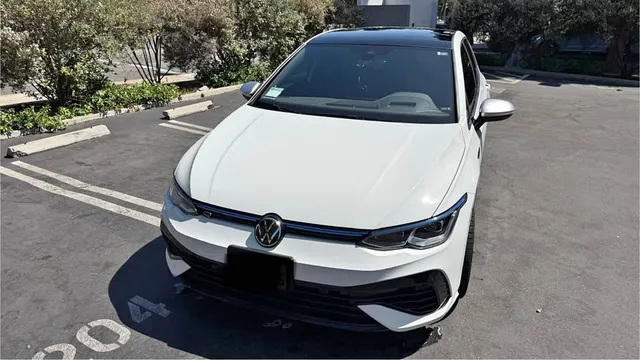 2024 Volkswagen Golf R Hatchback Sedan 4D