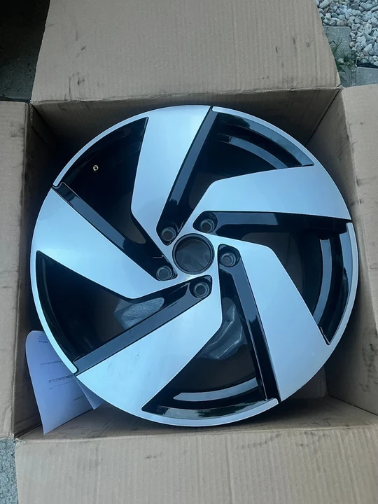 2024 Volkswagen Golf Mk8 - Image 3 of 10