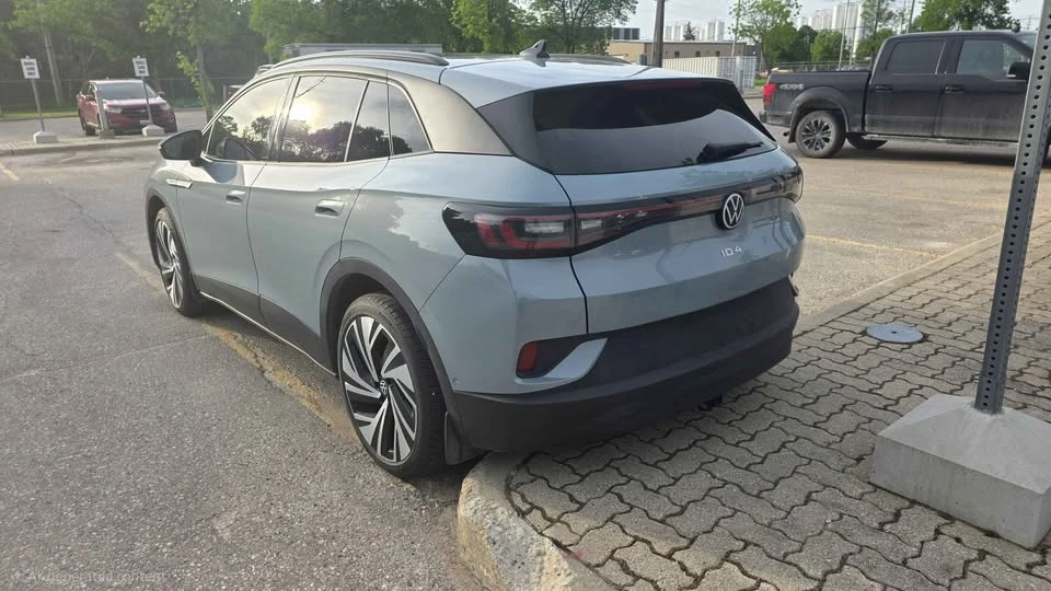 2024 Volkswagen ID.4 - Image 2 of 9
