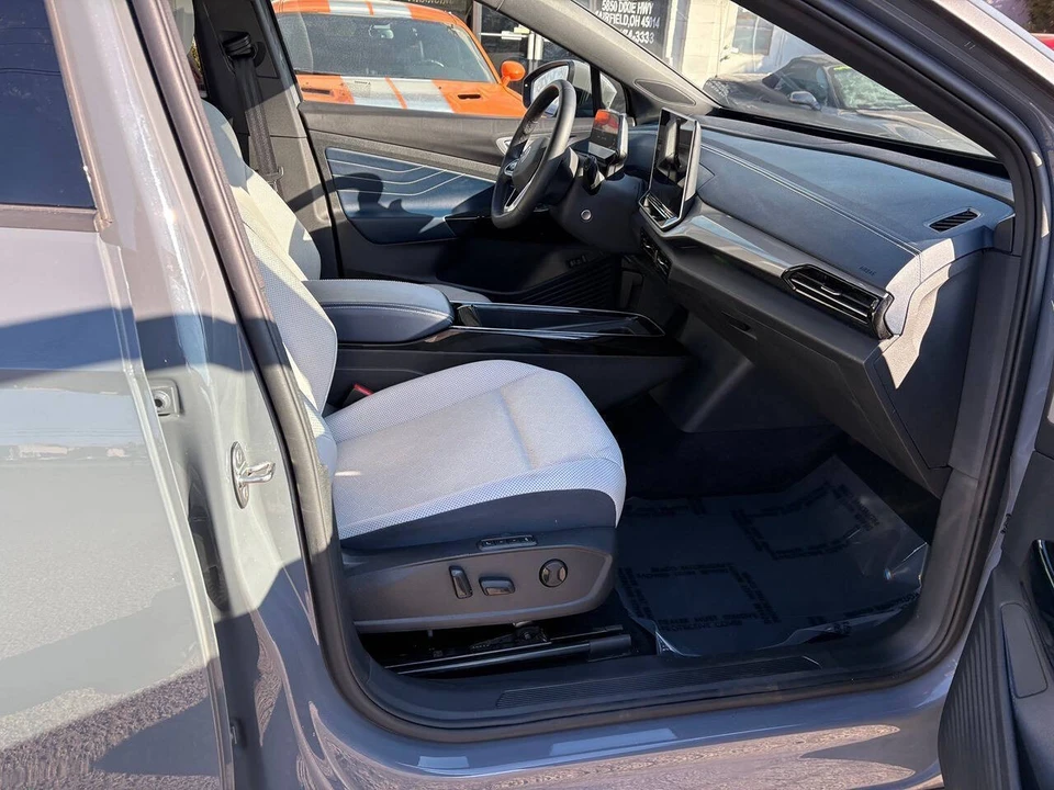 2024 Volkswagen ID.4 - Image 10 of 12