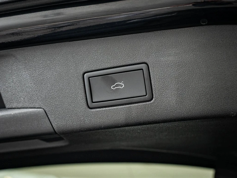 2024 Volkswagen ID.4 - Image 18 of 21