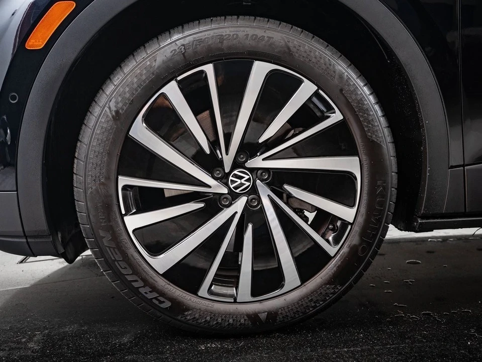 2024 Volkswagen ID.4 - Image 13 of 21