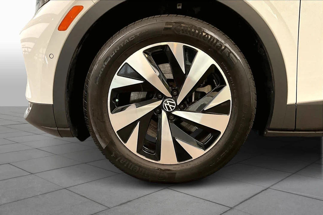 2024 Volkswagen ID.4 - Image 10 of 12