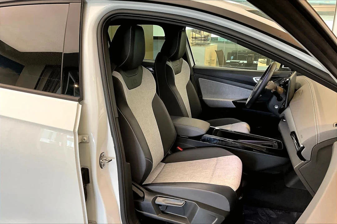 2024 Volkswagen ID.4 - Image 9 of 12