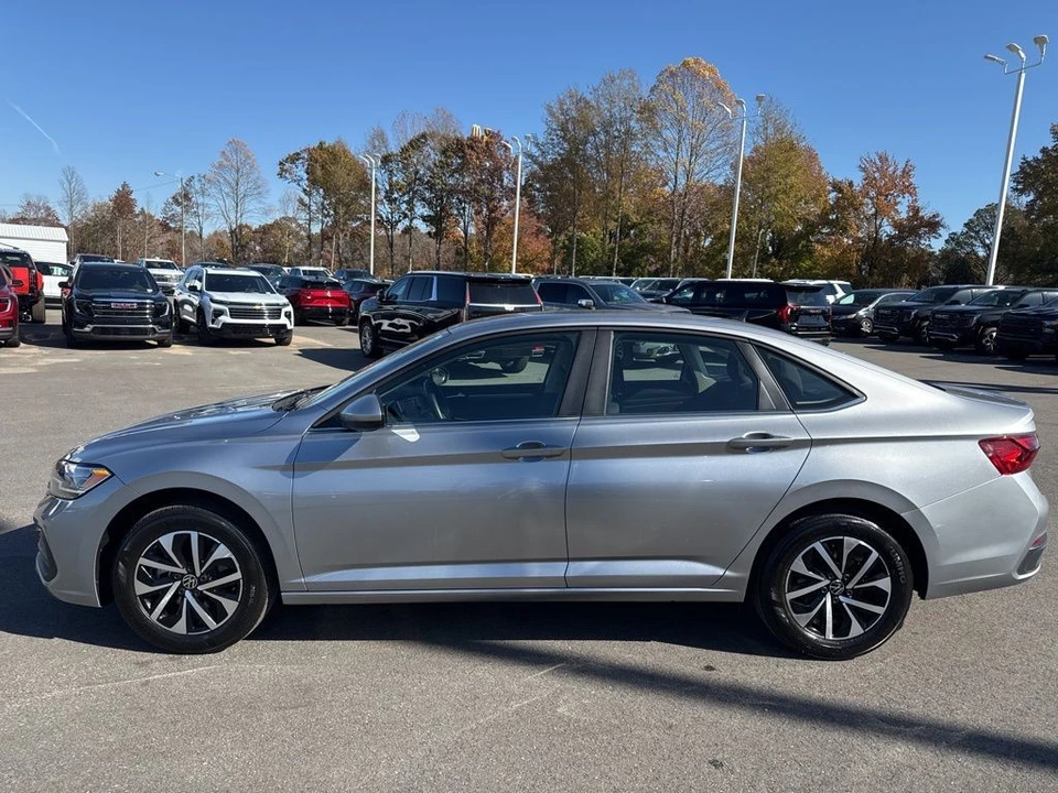 2024 Volkswagen A7 Jetta - Image 2 of 12