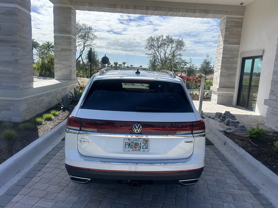 2024 Volkswagen Atlas - Image 14 of 21