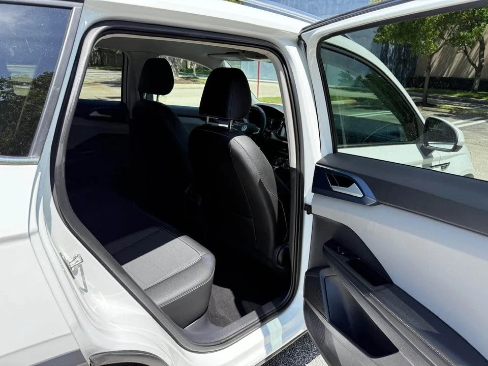 2024 Volkswagen Taos - Image 10 of 15