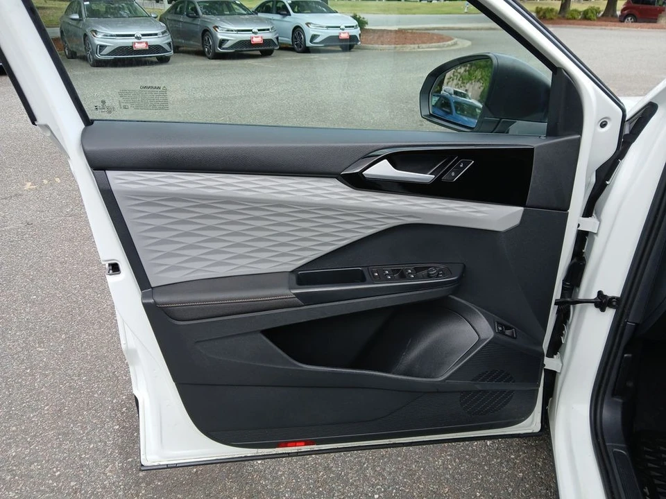 2024 Volkswagen Taos - Image 11 of 12