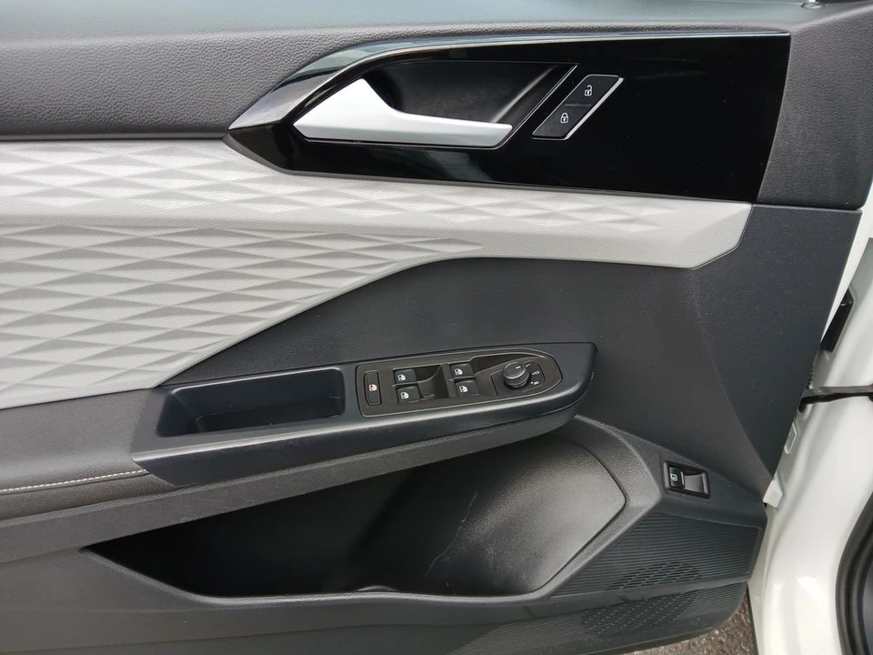 2024 Volkswagen Taos - Image 12 of 12